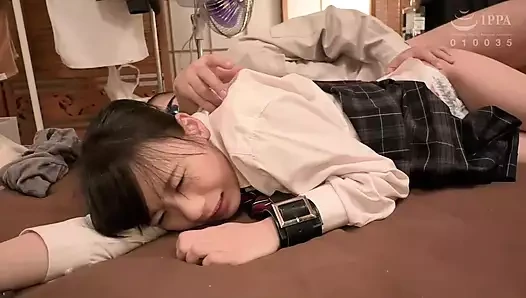 Hina : küçük memeli genç kız becerdin - part.1