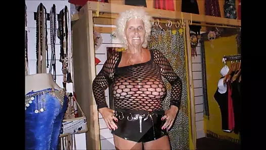 Çarpıcı kadınlar 10 (giyinmiş)