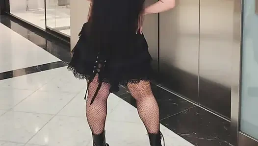 Ona kremalı dondurma aldım ve bana götünü verdi!! Üniversite sınıf arkadaşımla masum bir randevudan ona gittim!! Büyük göte