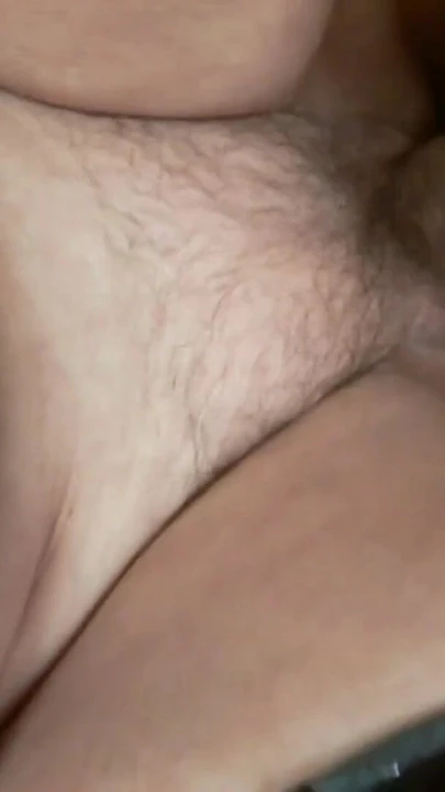 Незабываемый момент из "Волосатой бабушки с большими сосками - глубокая глотка и сперма в рот"