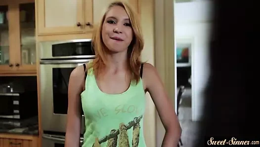 Mastürbasyon genç pussyfucked tarafından üvey