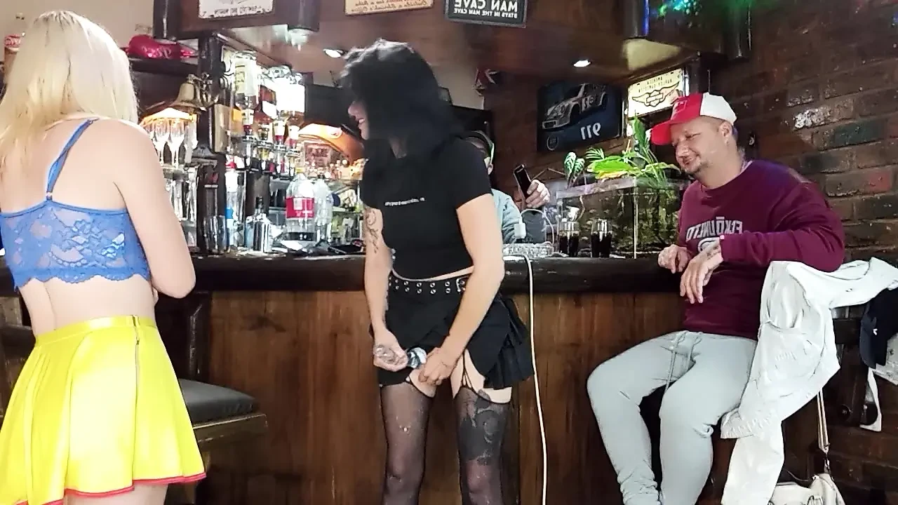 Yeni ah aşkımı ilk kez gördüğümde izliyor