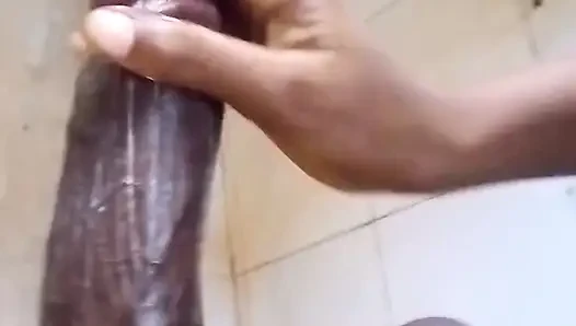 Azgın Üvey Anne Üvey Oğlunu Baştan Çıkarıyor Ve 10 inçlik Büyük Siyah Yarağına Masaj Yapıyor