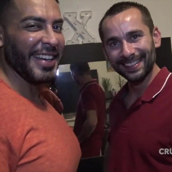 Seksi Max Lava Viktor Rom tarafından korunmasız sikiliyor
