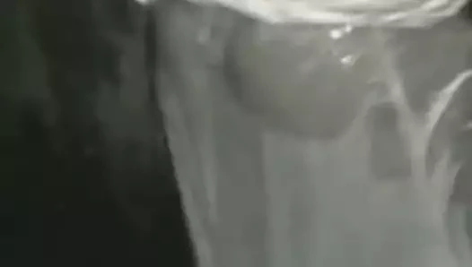 Desi yenge gand hilakr nahati hue