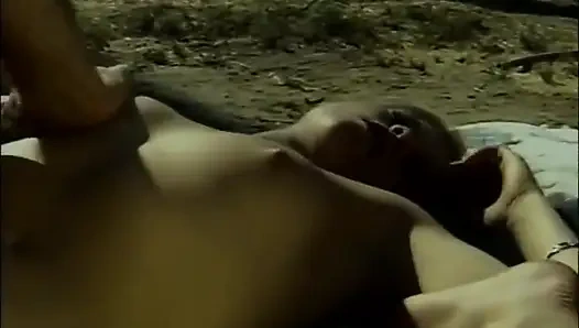 Çölde güneş banyosu