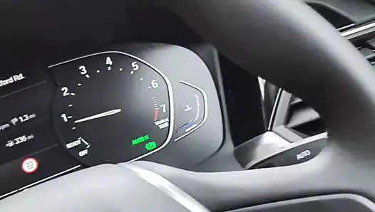 Rumen üvey Pakistan üvey oğlu ile arabada seks