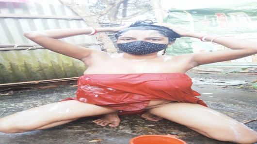 Hintli evli kadın ve kocası seks yapıyor..