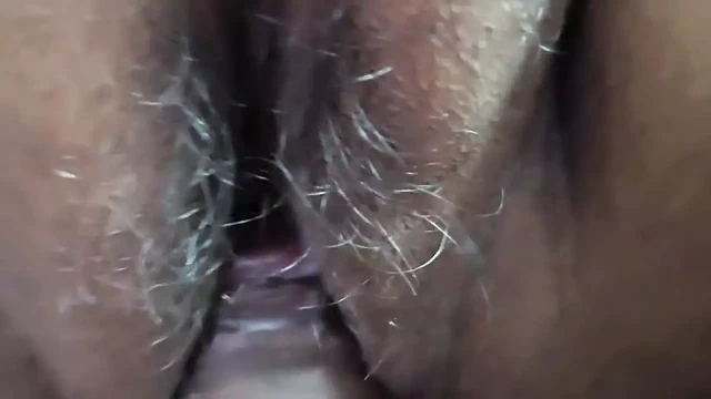 Hintli Bengalli ev hanımı çıplak sikiliyor