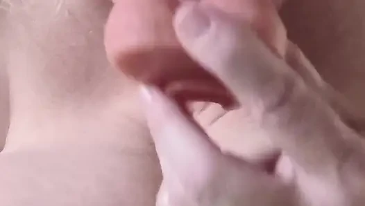 La puttana succhiacazzi nella sua gola ancora ancora
