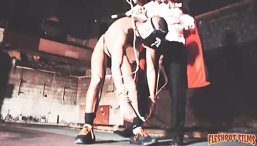 Fleshpotfilms: usta zengin kral leo rex'in ağzını ve sıkı götünü sikiyor