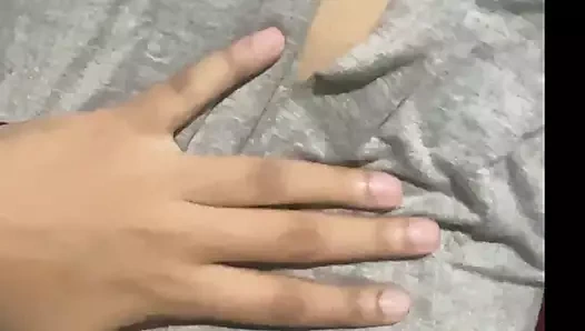 Azgın 18+ üniversiteli kız üvey kız kardeşine boşalıyor