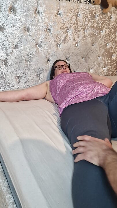 Güzel kıllı olgun anne götten dölleniyor