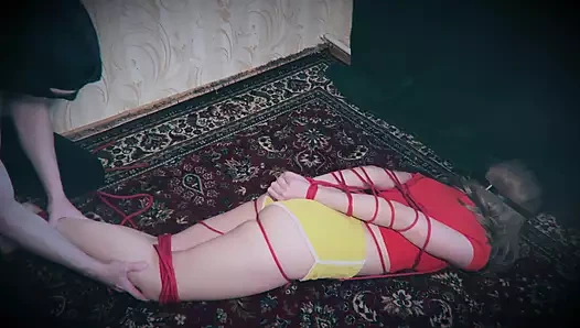 Bir köle iple nasıl bağlanıyor