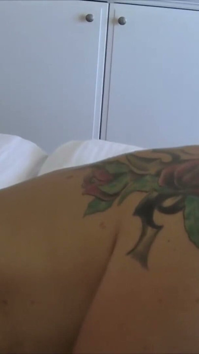 Tatilde MILF amına boşalma | Klip 2