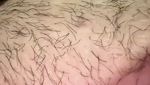Seksi sarışın büyük kıllı pembe amına güzel lezzetli boşalıyor