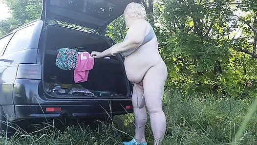 Kayınvalide doğada amına mastürbasyon yapıyor