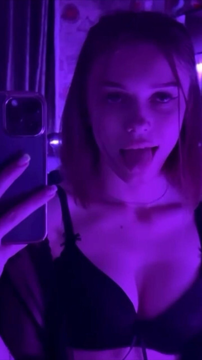 AHEGAO YÜZÜNE BOŞALMAYı BEKLIYOR