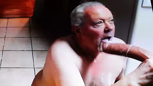 Erachi horoz emmeyi ve boşalmayı seviyor!