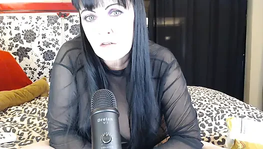 Asmr - yüksek sesle kıtır kıvrılan fırınlanmış cips