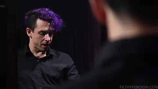 Tatlı bayan fahişe Mia Little, Corbin Dallas