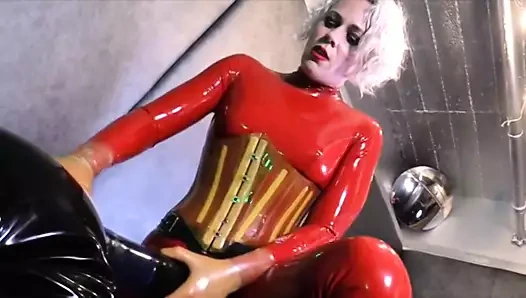 Lateks metresi kullanma ona dev strapon