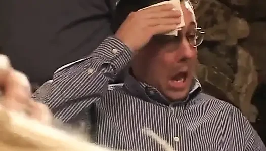 Sarışın orta yaşlı seksi kadın kocasının arkadaşını sikiyor