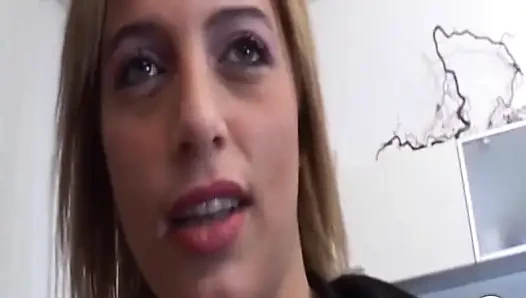 Bu file giyen orospu onu kıçından almayı çok seviyor