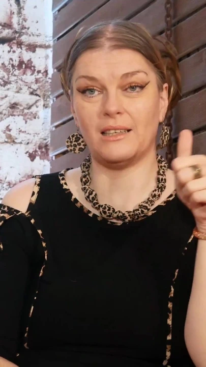 Hakkındaki gerçeği biliyorum sissi, bu yüzden pembeyi bu kadar çok seviyorsun, bilinçaltının derinliklerine iniyorum | Klip 1