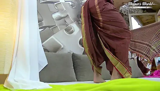 Küçük memeli Nesty'nin sikilmesinin kamera arkası