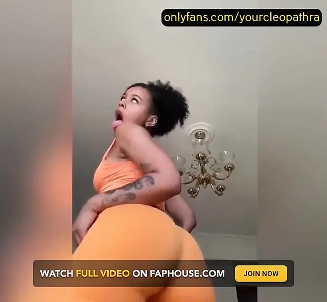 Обнаженная шлюшка-латина Tiktok, часть 17