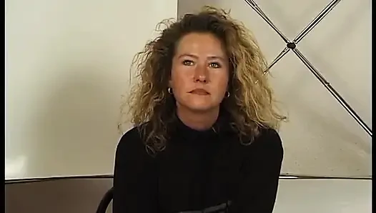 Esmer olgun bayan oyuncu seçmelerinde sert sikişiyor