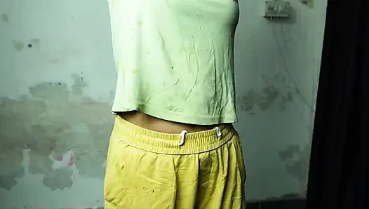 Hintli desi yeni çift sevgililer gününde sert çift sikişiyor ve sikişiyor