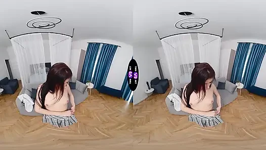 Azgın hatun sulu amcığını açıyor ve oyuncakla oynuyor - teenmegaworld