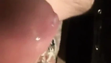 Pompalandıktan sonra boşalıyor