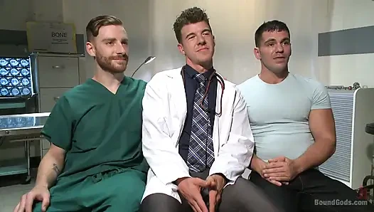 Hasta ve hemşire sadist doktor ve 10 inçlik yarağı tarafından hırpalanıyor ve götten sikiliyor