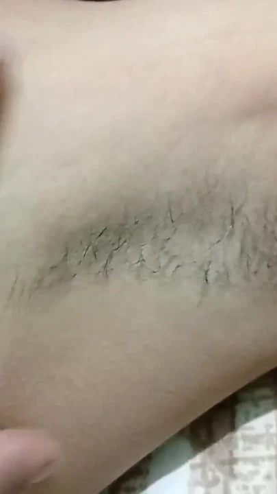 Знаковый момент из "Игры с молочными сиськами и сексуальными похотями соседки дези бхабхи Faiza"