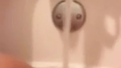 Batj musluk kullanarak kalın kik sürtük inmek için