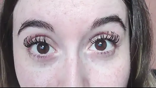 Sen edepsiz yarağına dokunurken bu tanrıça seni izliyor