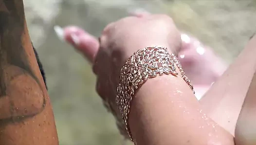 Amatör orta yaşlı seksi kadınlar yaz aşkı bölüm #6 - amatörler kaydedildi