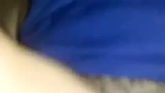 Kızlarımdan biri (18) benim için onu kedi ovuyor