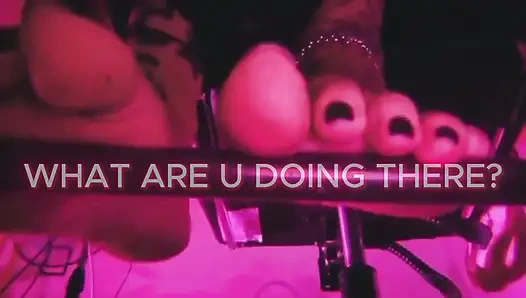 Bakış açısı insan mobilyası: müziğimin tadını çıkarırken kıpırdama İtalyan tanrıçan