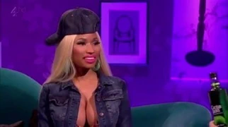 Nicki minaj - alan carr, chatty man (02-11-2012)