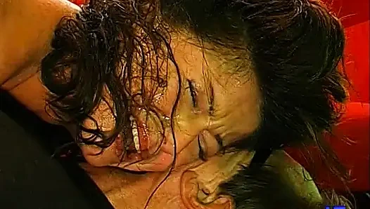 Amatör Sürtük Vahşi Grup Sekste Birden Fazla Yarak Alıyor