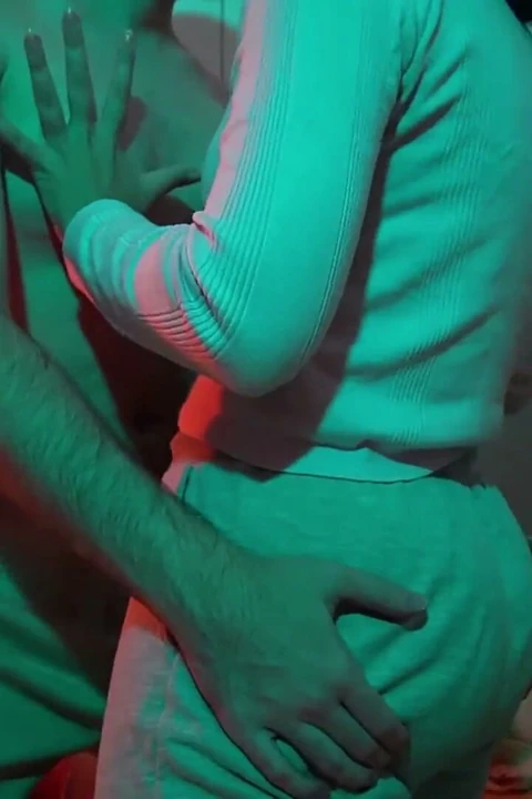 Brezilya'da soğuk geceler - eşofmanlı kucak dansı