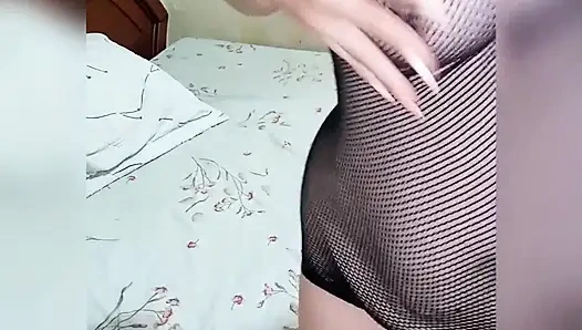 Sütçü geldi ve kocam evde yokken beni çok zengin oynuyor