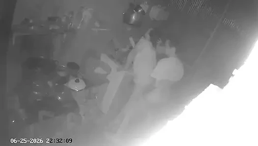 Mutfakta patronun karısıyla aldattım