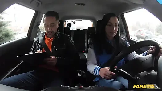 Fake Driving School - Adriana Rys обожает дорожный минет