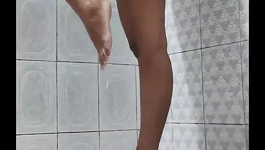 Duşta sikişmek istiyorum