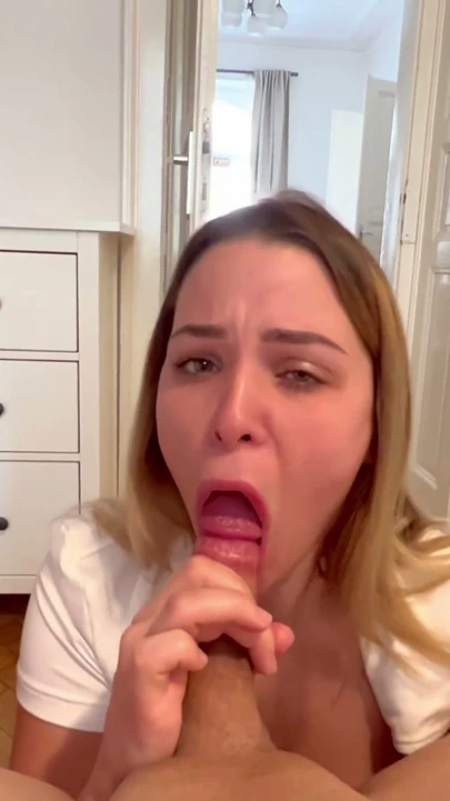 Oral seks yüz sikişi amcık sikişi döl yutuyor